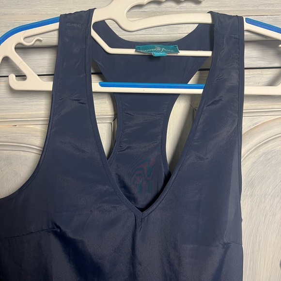 Southern Frock‎ Solid Navy V-Neck Racerback Casual Tank Top Blouse Basic - Picture 3 of 5